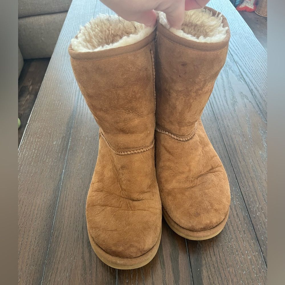 Ugg Classic Short II Chestnut suede shearling leather boots shoes Women's size 9